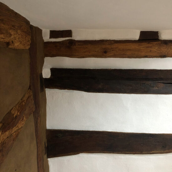 Arbeitszimmer: Holzbalkendecke