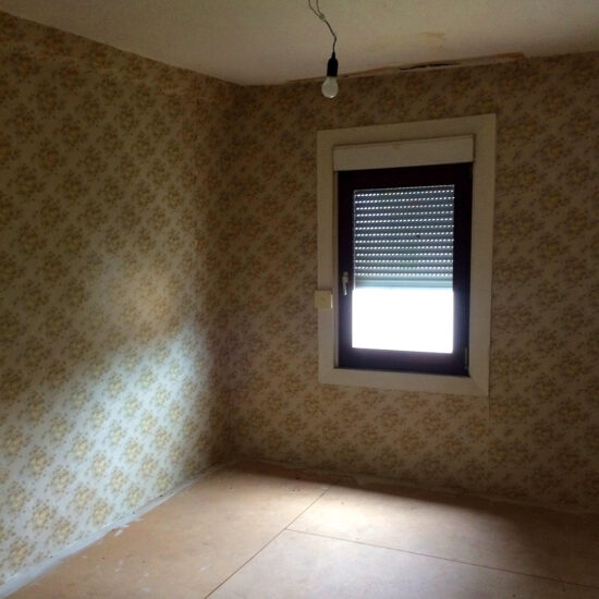 Arbeitszimmer: Raumecke mit Fenster