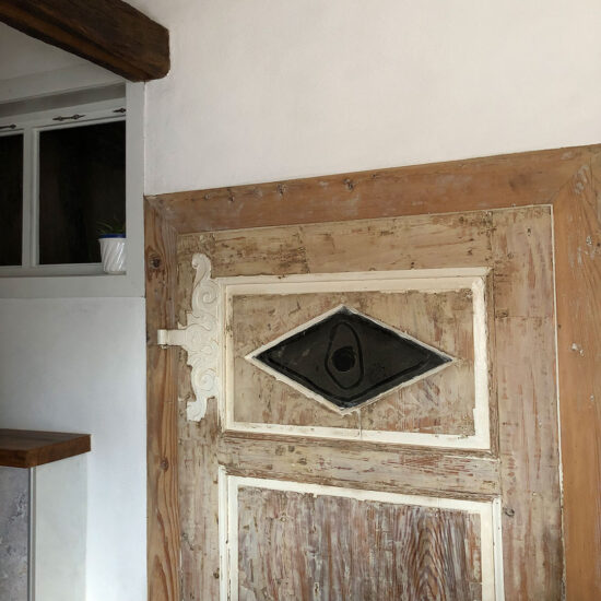 Bad: historische Zimmertür