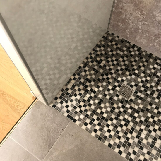 Bad: Mosaikboden in der Dusche