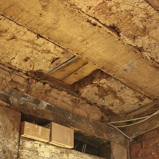 Bad: Wasserschaden in Decke