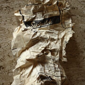Wohnzimmer: Zeitung