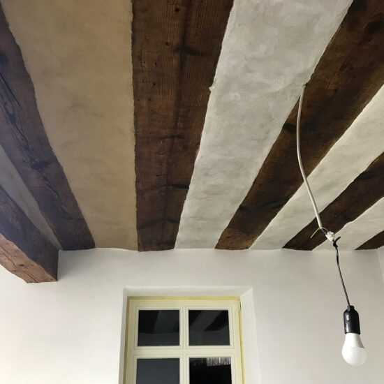 Wohnzimmer: Deckenbalken
